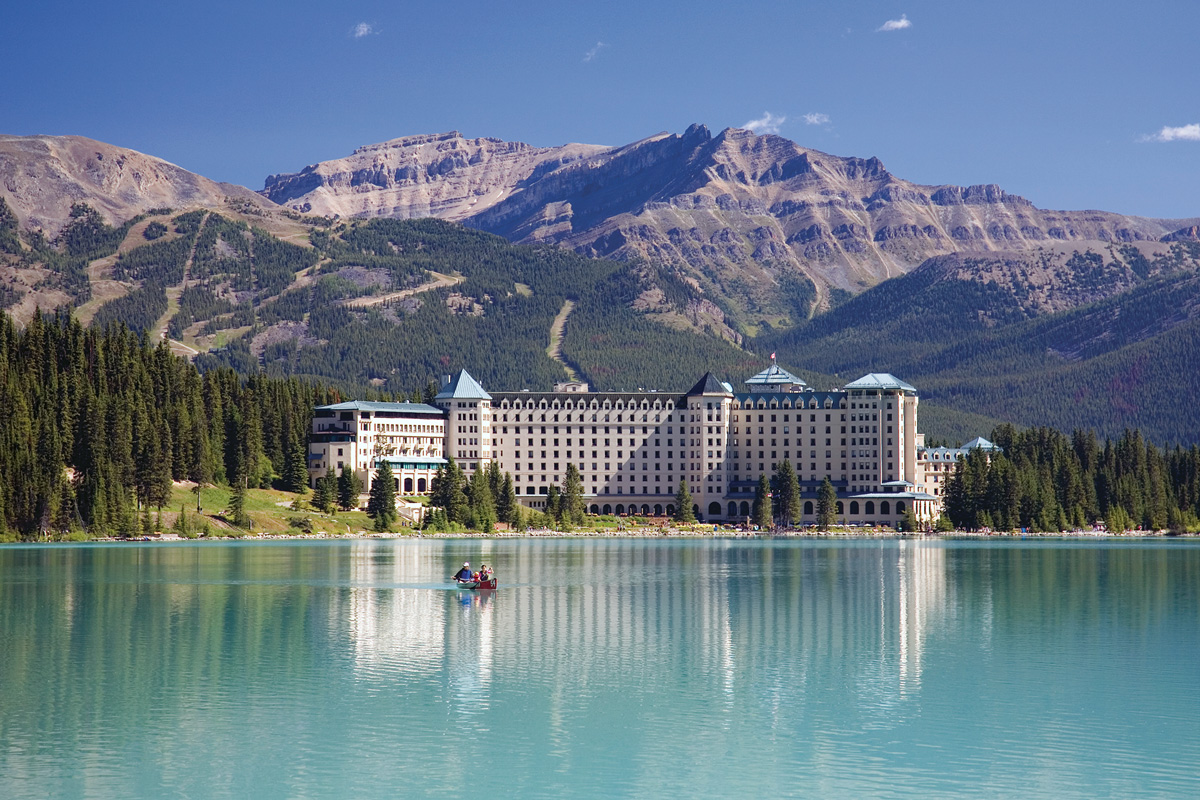 Where to Stay in Lake Louise: A Comprehensive Guide