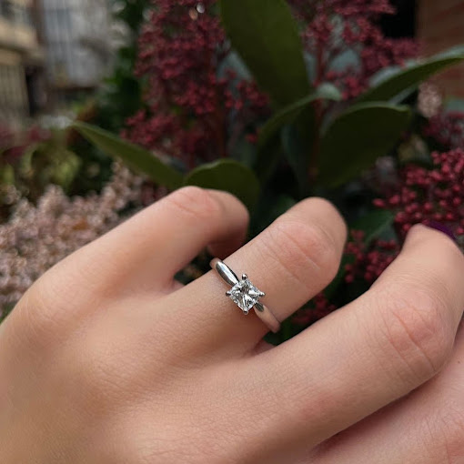 lab diamond engagement rings